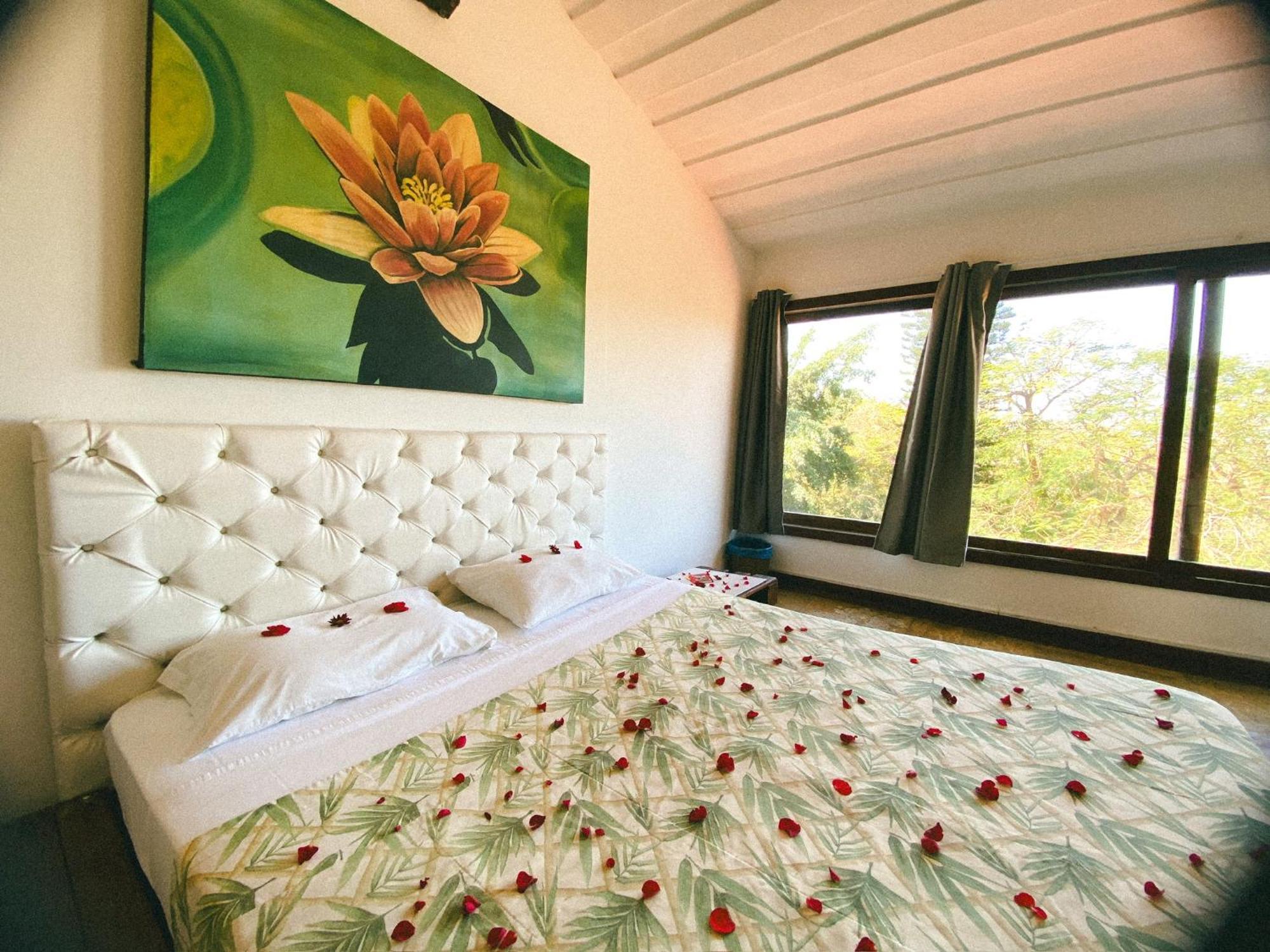 The Eco Palace Hostel Armacao dos Buzios Exterior photo